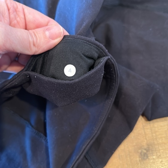 Lululemon capris black size 4 - Picture 5 of 9